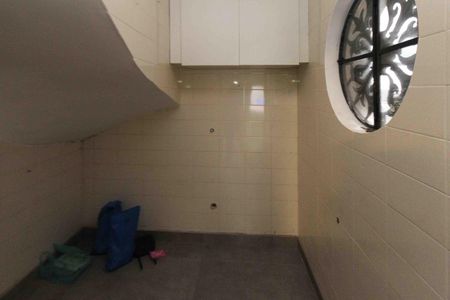 Casa à venda com 450m², 6 quartos e 8 vagasCozinha da Garagem