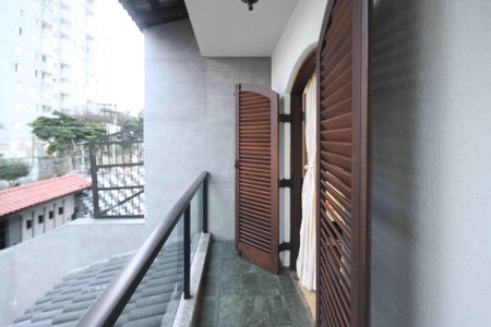 Casa à venda com 450m², 4 quartos e 8 vagas Casa à venda com 450m², 4 quartos e 8 vagasVaranda da Suíte