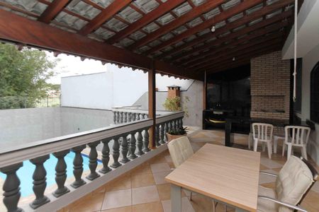 Casa à venda com 450m², 6 quartos e 8 vagasVaranda