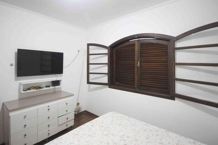 Casa à venda com 450m², 4 quartos e 8 vagas Casa à venda com 450m², 4 quartos e 8 vagasQuarto 02