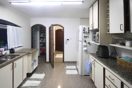 Casa à venda com 450m², 4 quartos e 8 vagas Casa à venda com 450m², 4 quartos e 8 vagasCozinha