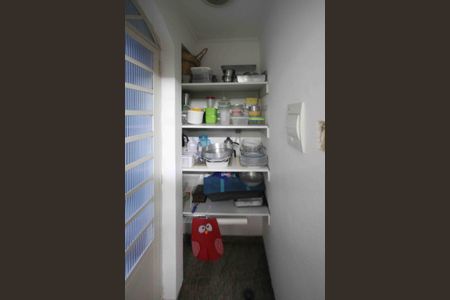 Casa à venda com 450m², 4 quartos e 8 vagas Casa à venda com 450m², 4 quartos e 8 vagasDespensa