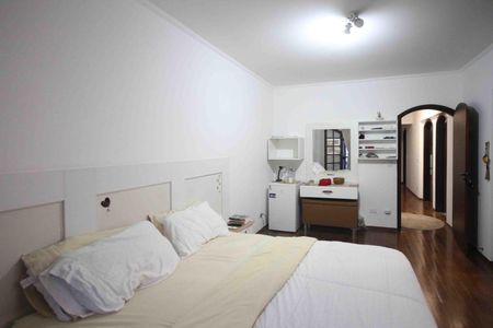 Casa à venda com 450m², 4 quartos e 8 vagas Casa à venda com 450m², 4 quartos e 8 vagasSuíte