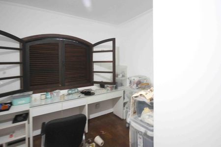 Casa à venda com 450m², 4 quartos e 8 vagas Casa à venda com 450m², 4 quartos e 8 vagasQuarto