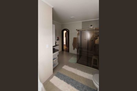 Casa à venda com 450m², 6 quartos e 8 vagasBanheiro da Suíte