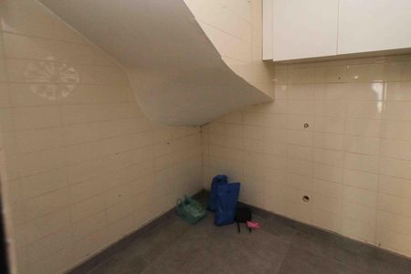 Casa à venda com 450m², 6 quartos e 8 vagasCozinha da Garagem