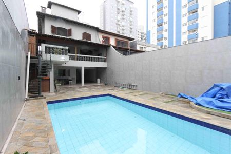 Casa à venda com 450m², 6 quartos e 8 vagasPiscina
