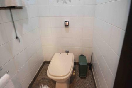 Casa à venda com 450m², 4 quartos e 8 vagas Casa à venda com 450m², 4 quartos e 8 vagasLavabo