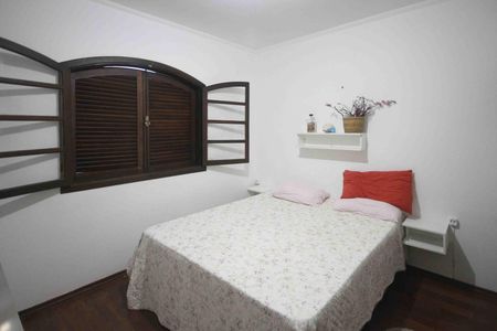 Casa à venda com 450m², 4 quartos e 8 vagas Casa à venda com 450m², 4 quartos e 8 vagasQuarto 02