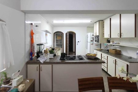 Casa à venda com 450m², 6 quartos e 8 vagasCozinha