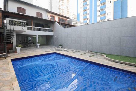 Casa à venda com 450m², 4 quartos e 8 vagas Casa à venda com 450m², 4 quartos e 8 vagasPiscina