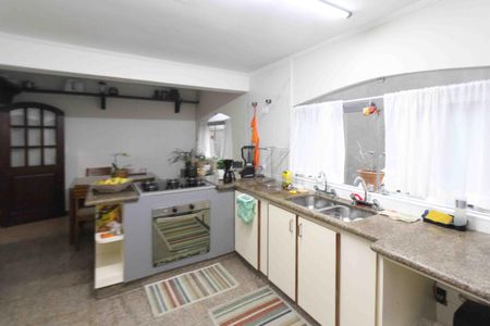 Casa à venda com 450m², 6 quartos e 8 vagasCozinha