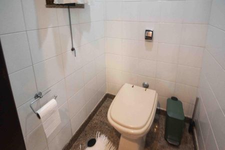 Casa à venda com 450m², 4 quartos e 8 vagas Casa à venda com 450m², 4 quartos e 8 vagasLavabo