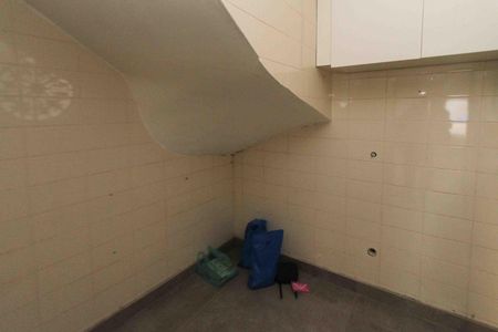 Casa à venda com 450m², 6 quartos e 8 vagasCozinha da Garagem