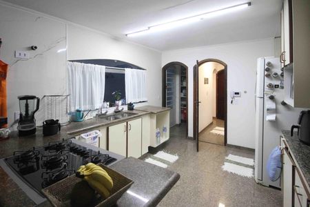 Casa à venda com 450m², 4 quartos e 8 vagas Casa à venda com 450m², 4 quartos e 8 vagasCozinha