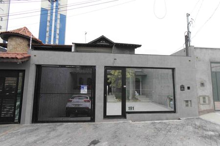 Casa à venda com 450m², 6 quartos e 8 vagasFachada