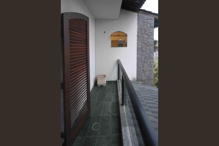 Casa à venda com 450m², 4 quartos e 8 vagas Casa à venda com 450m², 4 quartos e 8 vagasVaranda da Suíte