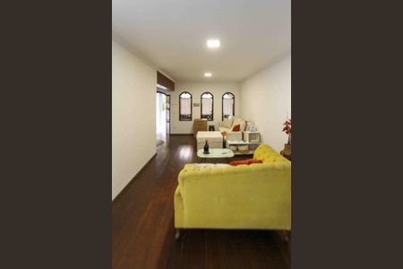 Casa à venda com 450m², 6 quartos e 8 vagasSala