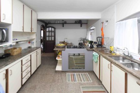 Casa à venda com 450m², 6 quartos e 8 vagasCozinha