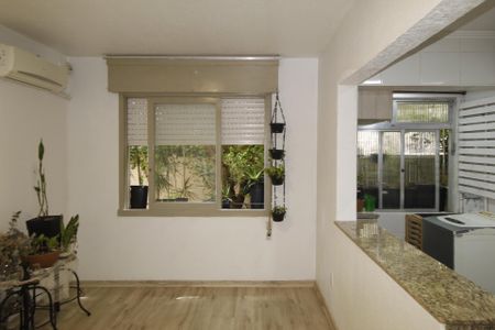 Sala de apartamento para alugar com 1 quarto, 40m² em Jardim do Salso, Porto Alegre