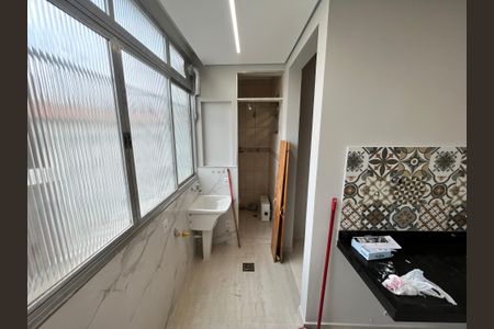 Apartamento à venda com 92m², 3 quartos e 1 vagaÁrea de Serviço