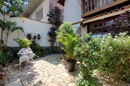 Casa para alugar com 250m², 4 quartos e 3 vagasQuintal