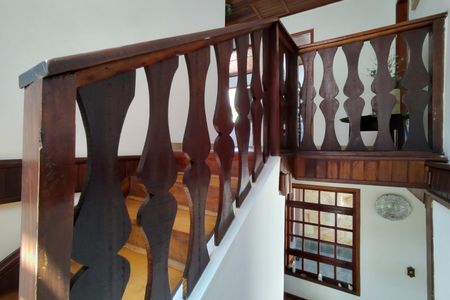 Casa para alugar com 250m², 4 quartos e 3 vagasEscada