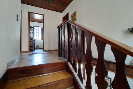 Casa para alugar com 250m², 4 quartos e 3 vagasEscada