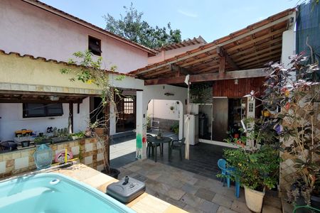 Casa para alugar com 250m², 4 quartos e 3 vagasPiscina