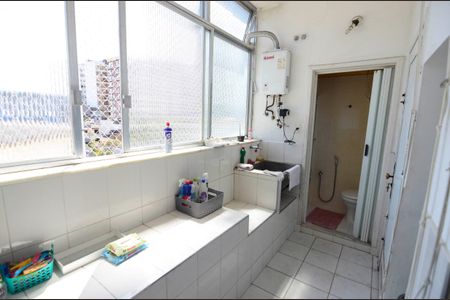 Apartamento à venda com 230m², 4 quartos e 1 vagaÁrea de Serviço