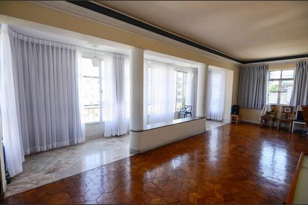 Apartamento à venda com 230m², 4 quartos e 1 vagaSala