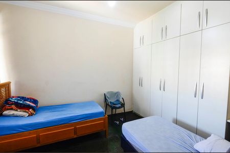 Apartamento à venda com 230m², 4 quartos e 1 vagaQuarto 2