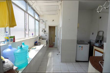 Apartamento à venda com 230m², 4 quartos e 1 vagaÁrea de Serviço