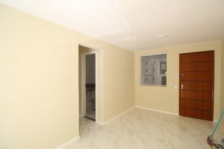 Sala de apartamento para alugar com 2 quartos, 50m² em Taquara, Rio de Janeiro