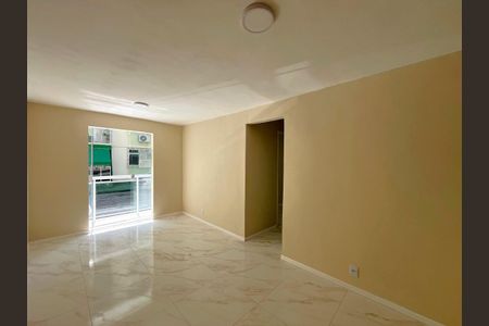 Sala de apartamento para alugar com 2 quartos, 50m² em Taquara, Rio de Janeiro