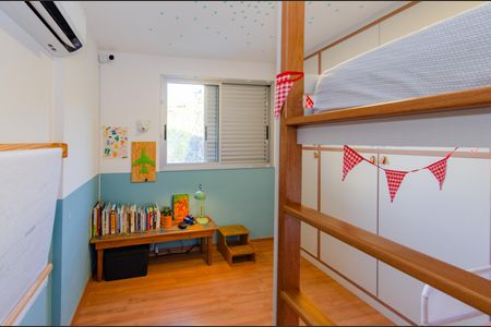 Apartamento à venda com 136m², 4 quartos e 3 vagasQuarto 2