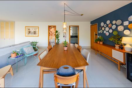 Apartamento à venda com 136m², 4 quartos e 3 vagasSala