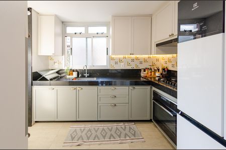 Apartamento à venda com 136m², 4 quartos e 3 vagasCozinha