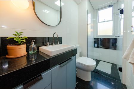 Apartamento à venda com 136m², 4 quartos e 3 vagasBanheiro social