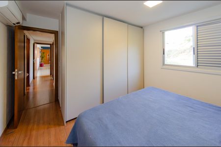 Apartamento à venda com 136m², 4 quartos e 3 vagasSuíte 2
