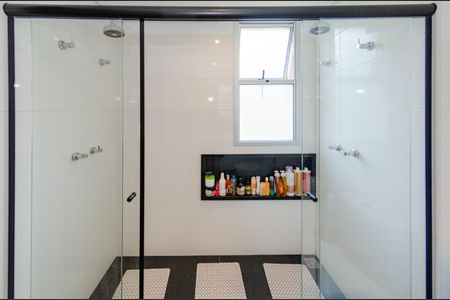 Apartamento à venda com 136m², 4 quartos e 3 vagasBanheiro suíte 2