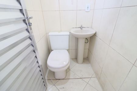 Casa para alugar com 70m², 3 quartos e sem vagaCasa 1 - Banheiro