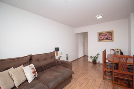 Apartamento à venda com 61m², 2 quartos e 1 vaga Apartamento à venda com 61m², 2 quartos e 1 vagaSala