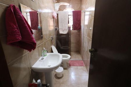 Casa à venda com 161m², 3 quartos e 2 vagasBanheiro 2