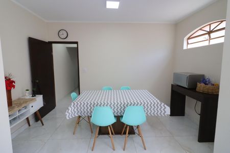 Casa à venda com 161m², 3 quartos e 2 vagasCozinha