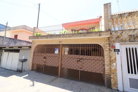 Casa à venda com 161m², 3 quartos e 2 vagasFachada