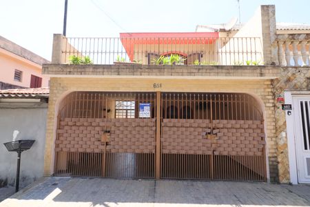 Casa à venda com 161m², 3 quartos e 2 vagasFachada