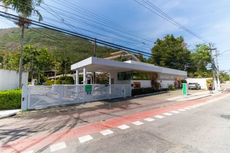 Casa de condomínio para alugar com 350m², 5 quartos e 5 vagasFachada