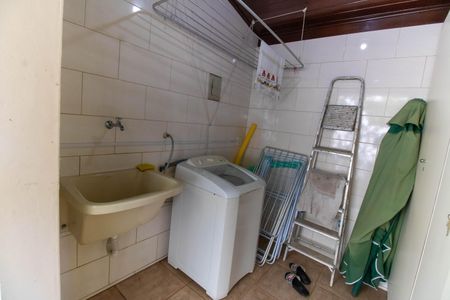 Casa de condomínio para alugar com 350m², 5 quartos e 5 vagasÁrea de Serviço 2