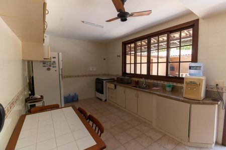 Casa de condomínio para alugar com 350m², 5 quartos e 5 vagasCozinha 2